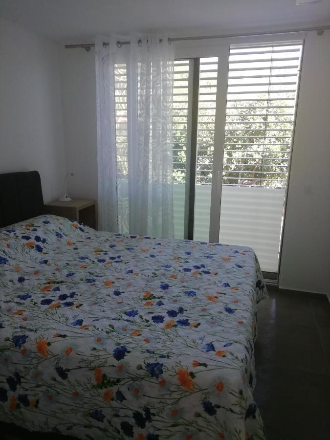M&D Appartments Komiza Bagian luar foto