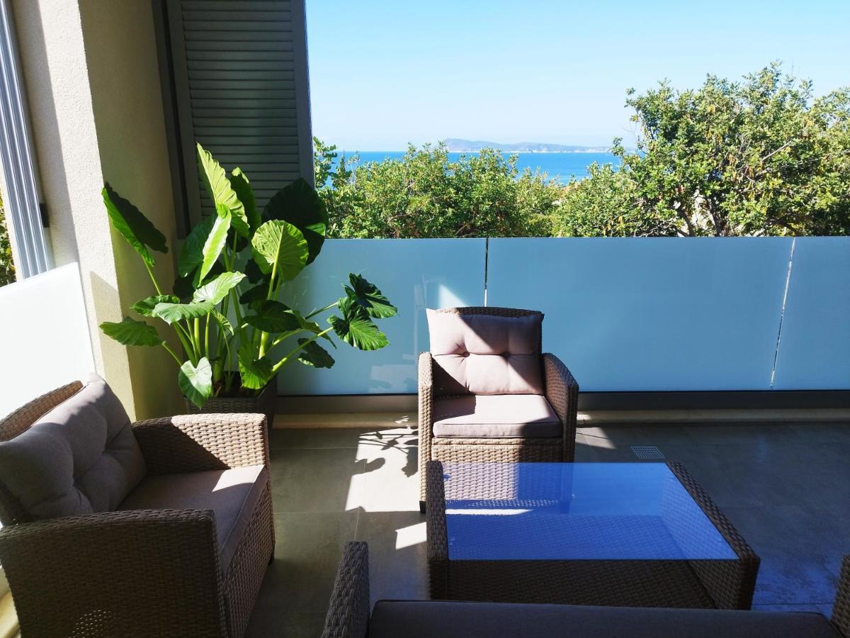 M&D Appartments Komiza Bagian luar foto