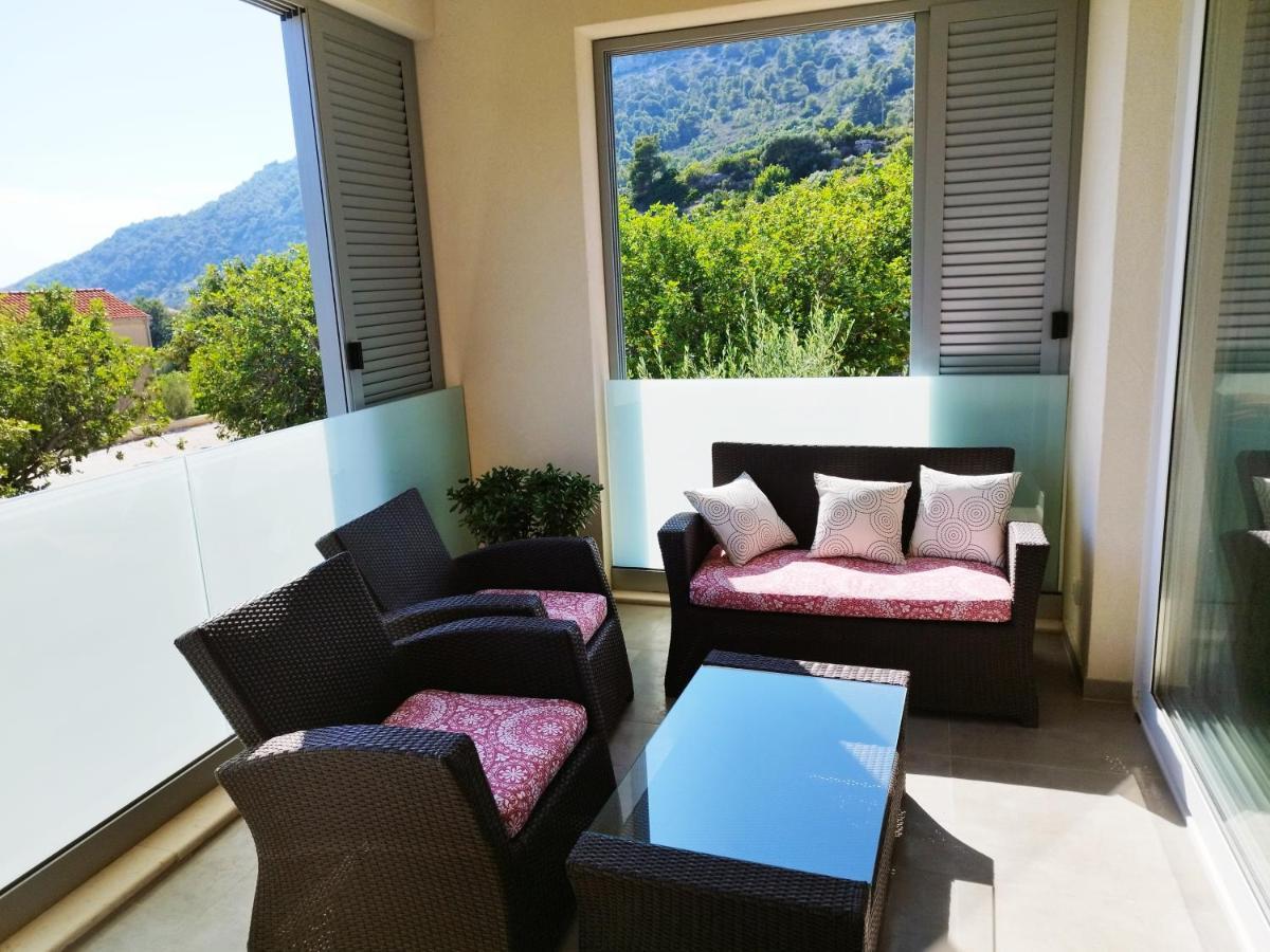 M&D Appartments Komiza Bagian luar foto